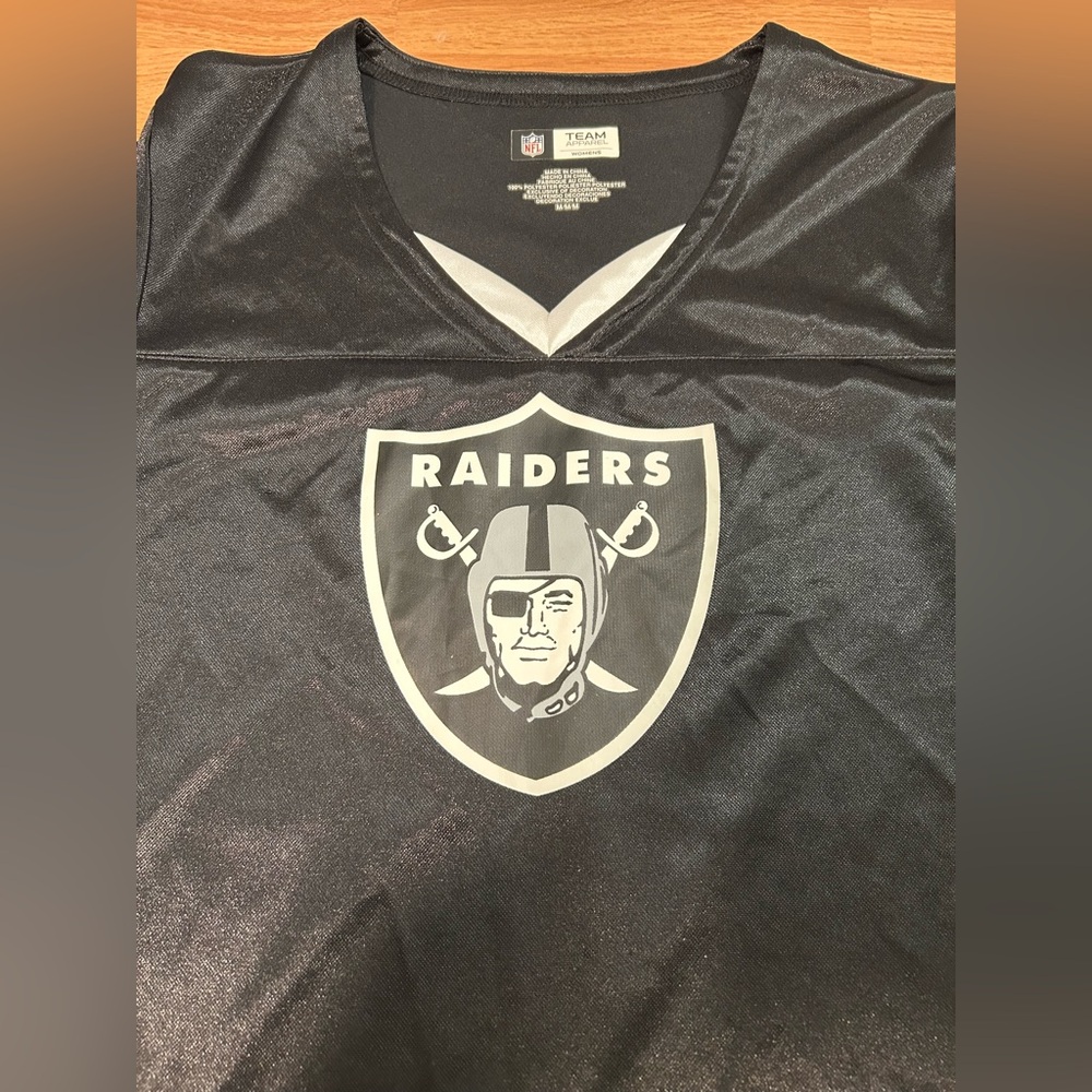 Las Vegas Raiders V-Neck Jersey Women’s Medium - Picture 5 of 10